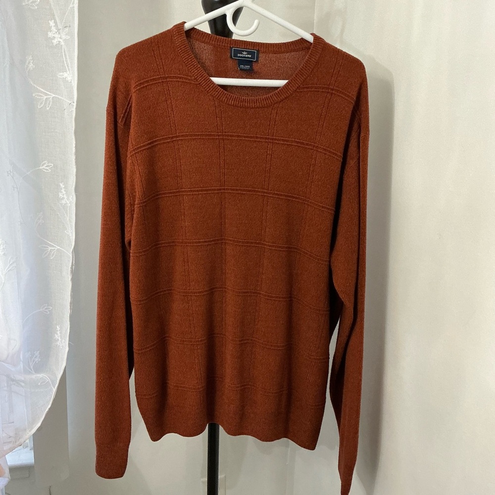 Dockers Men’s 2XL Rust Orange Textured Grid Pattern Crewneck Sweater